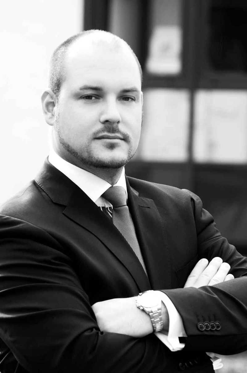 Rechtsanwalt Patrick Rietz unterstützt uns in Rechtsfragen Rechtsanwalt Patrick Rietz unterstützt uns in Rechtsfragen